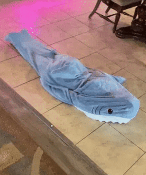 CuddleShark™ Knusse Haai Dekentje